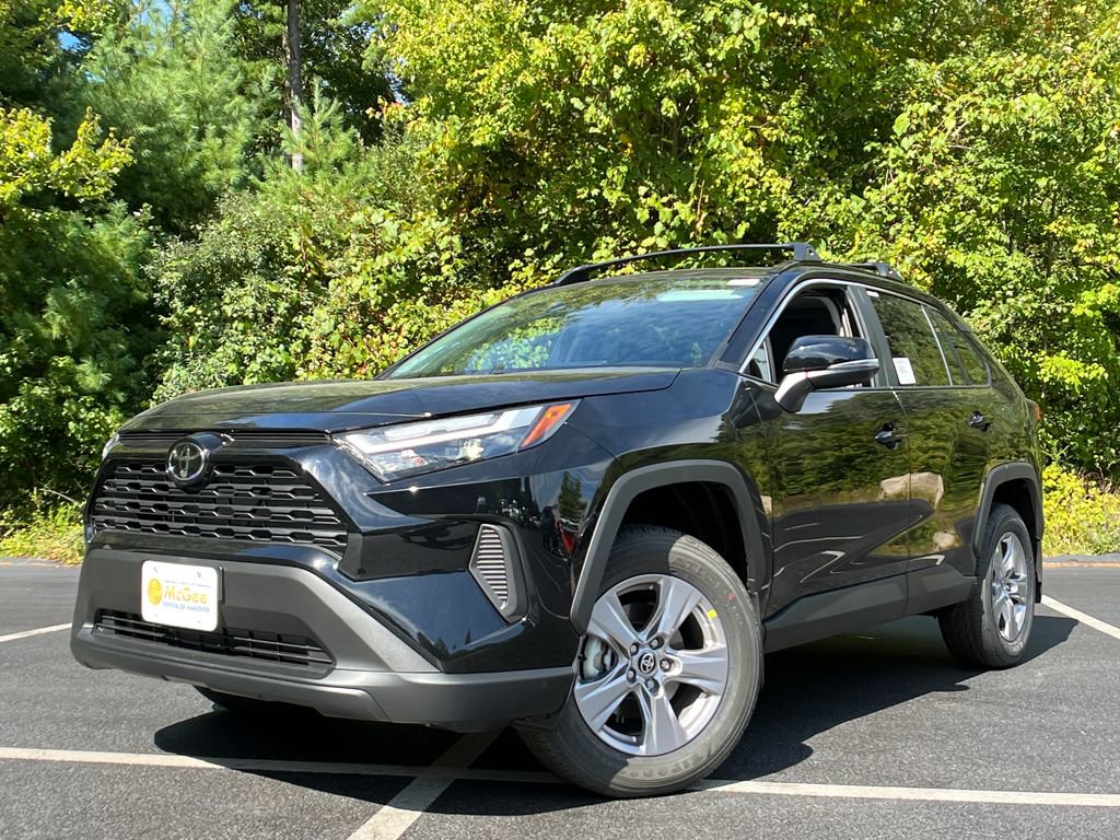 New 2025 Toyota RAV4 XLE w/ Convenience Package