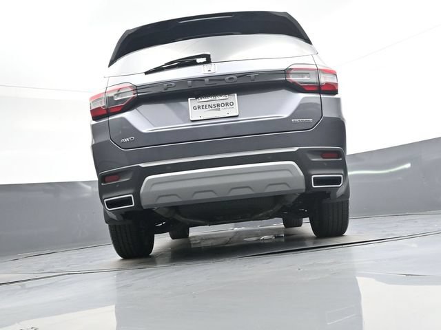 Used 2025 Honda Pilot Touring image 32