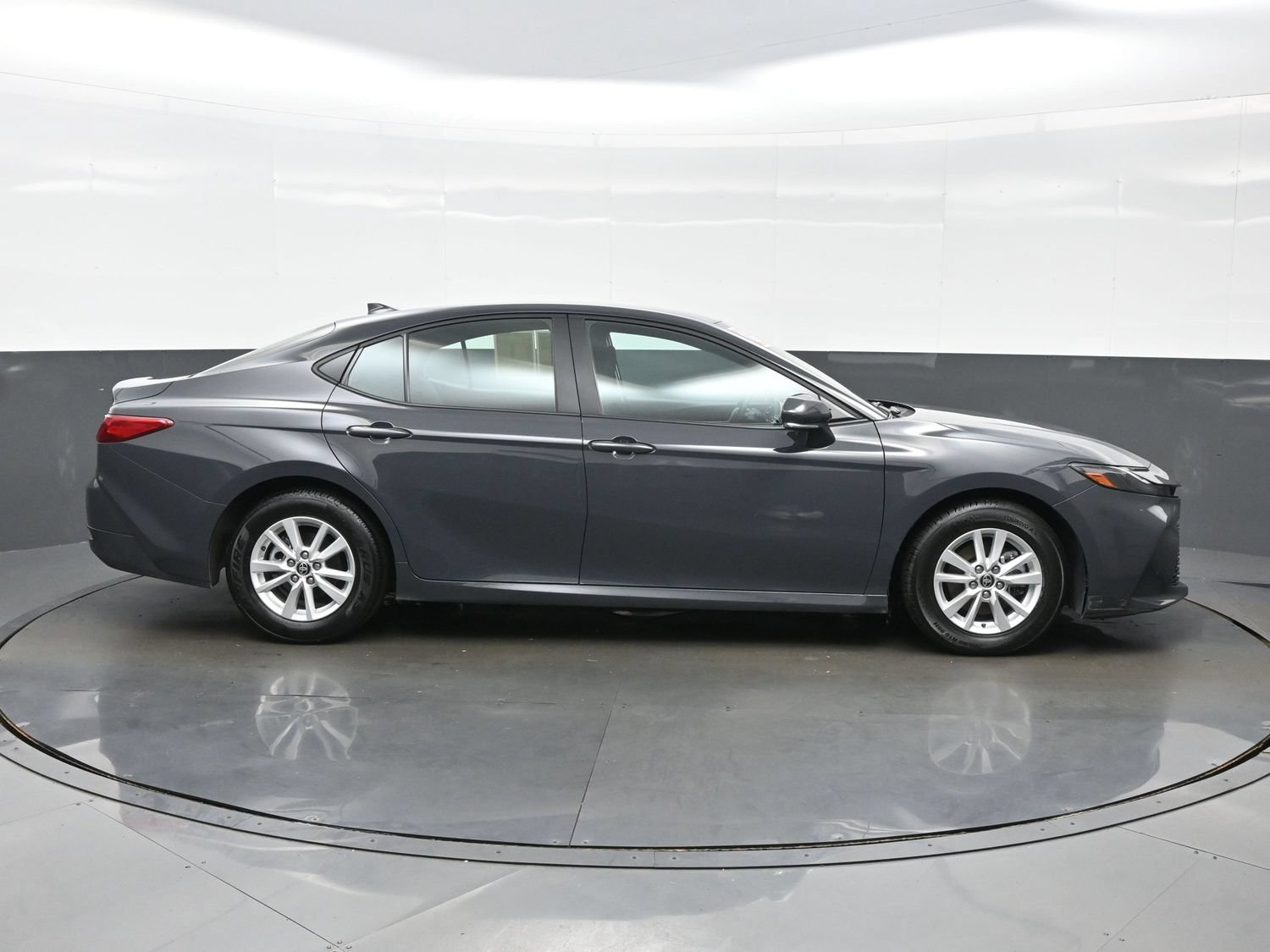Used 2025 Toyota Camry LE FWD image 7