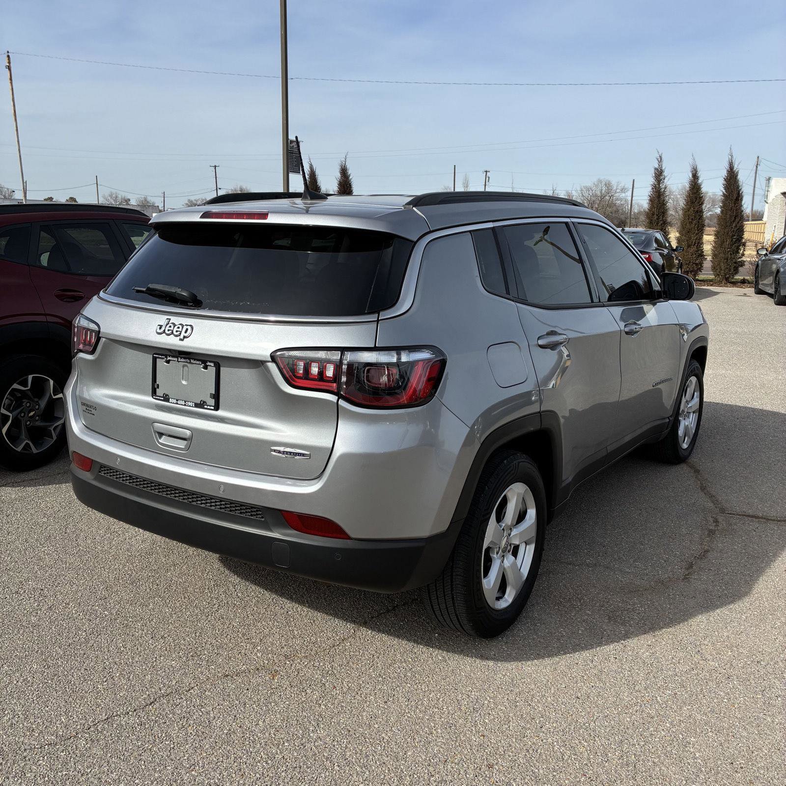 Used 2021 Jeep Compass Latitude w/ Driver Assistance Group image 18