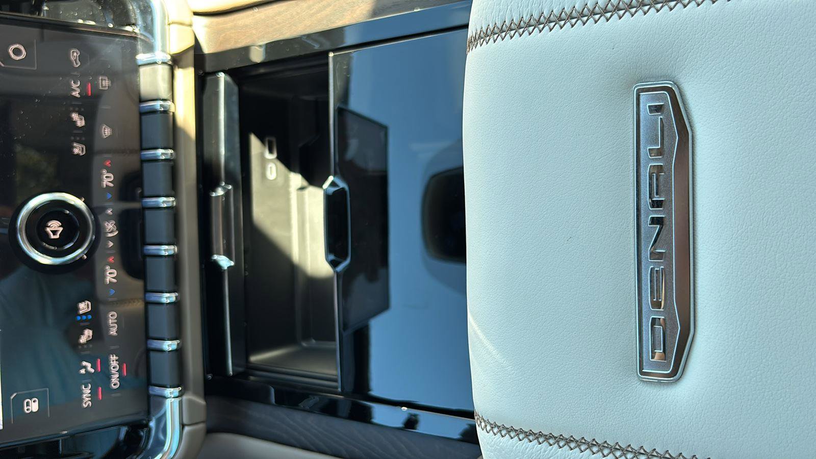 New 2026 GMC Yukon Denali w/ Advanced Technology Package image 40