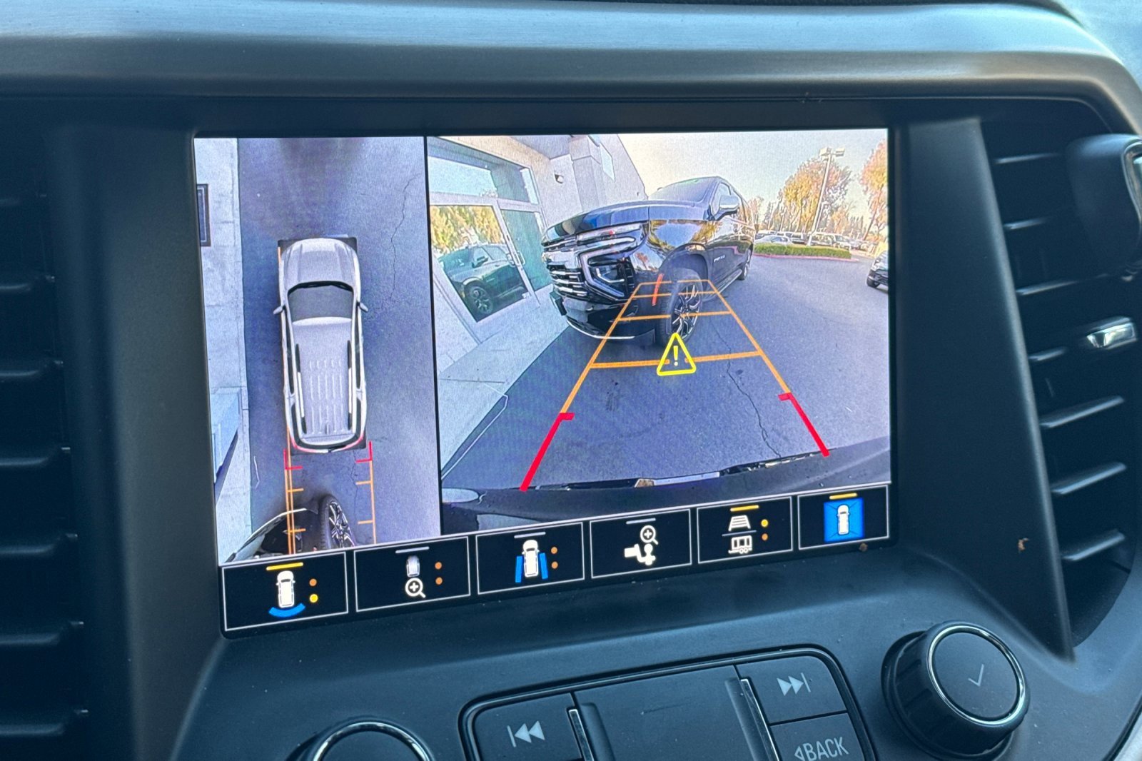 Used 2023 GMC Acadia Denali w/ Black Diamond Edition image 27