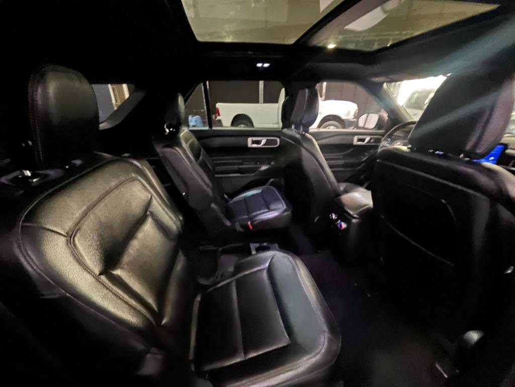 Used 2020 Ford Explorer XLT w/ Equipment Group 202A AWD/4WD image 10