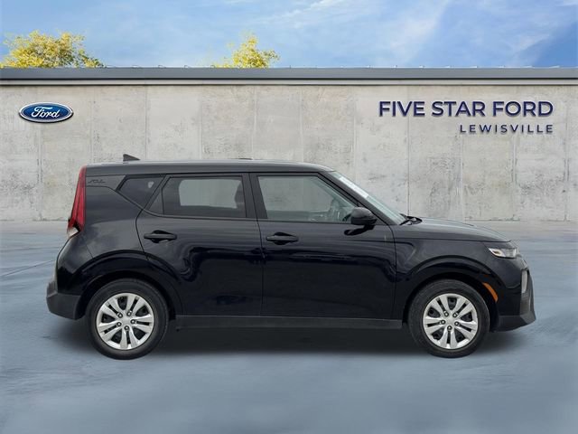 Used 2022 Kia Soul LX FWD image 3