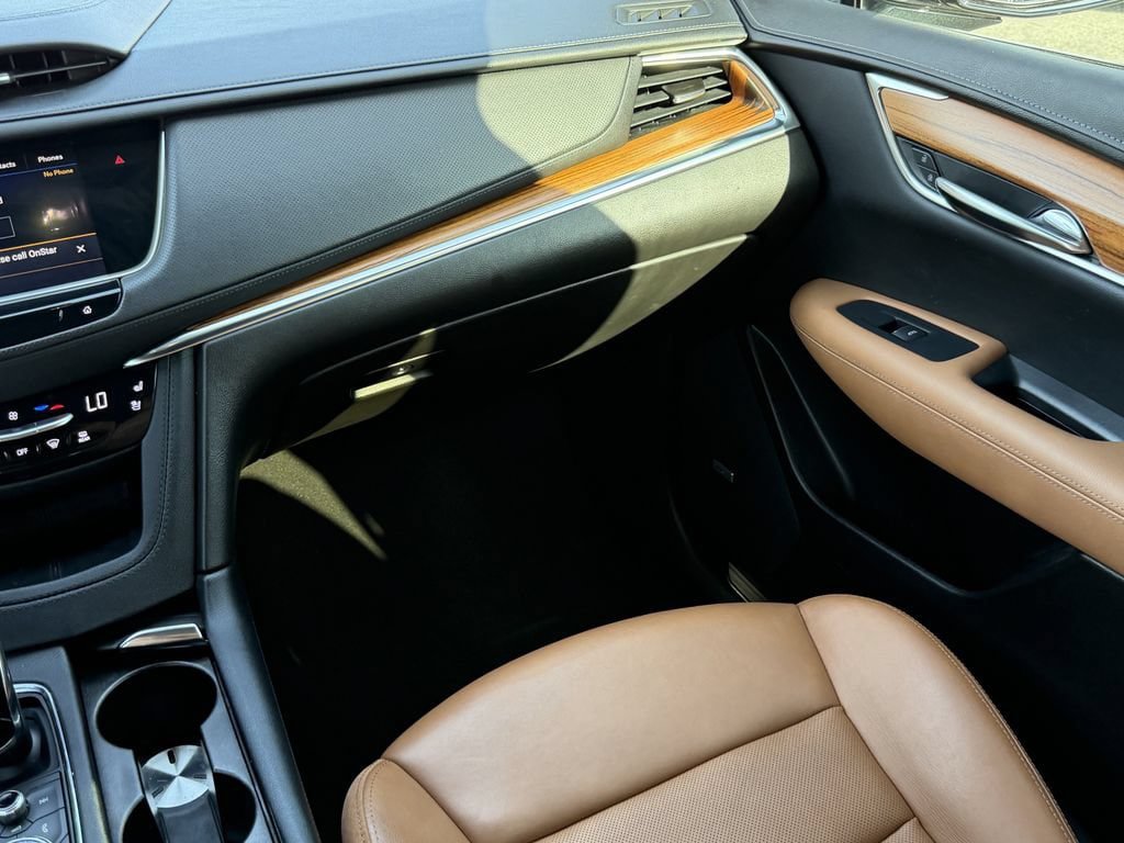 Used 2022 Cadillac XT5 Premium Luxury FWD image 16