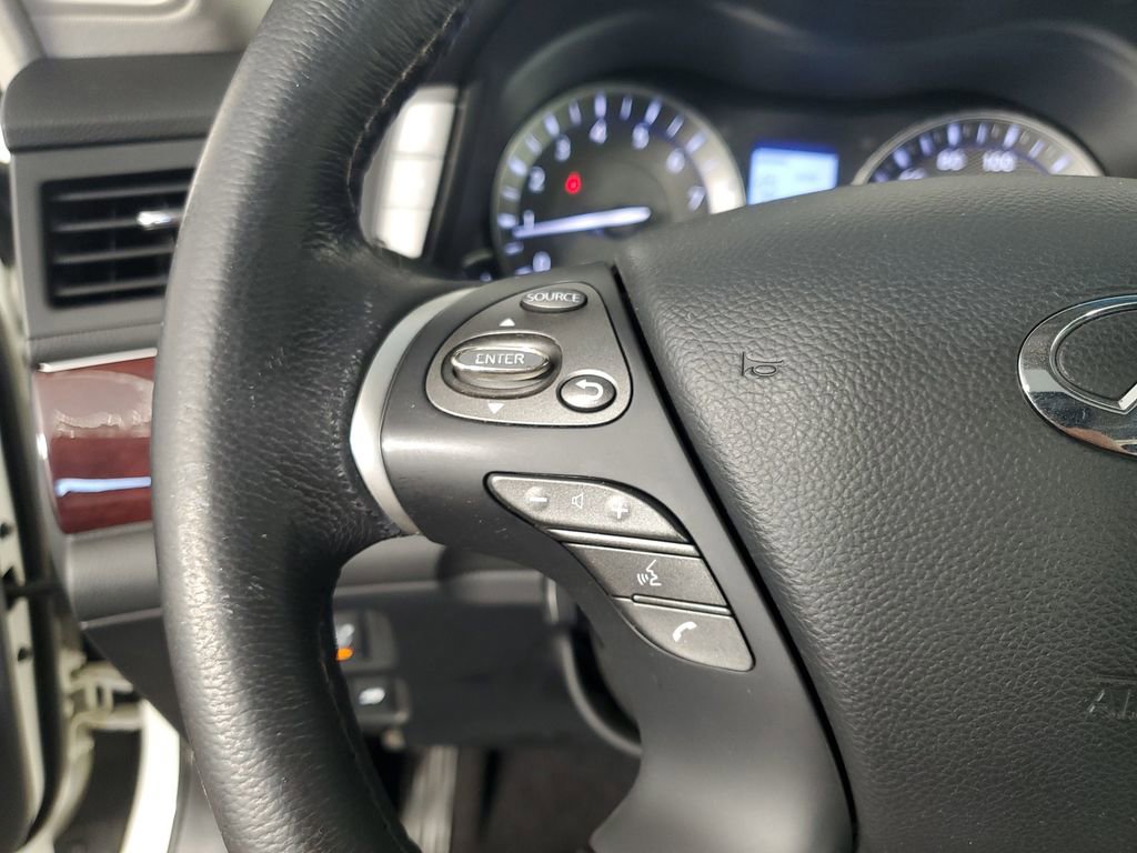 Used 2019 INFINITI Q70 Luxe w/ Proactive Package image 24