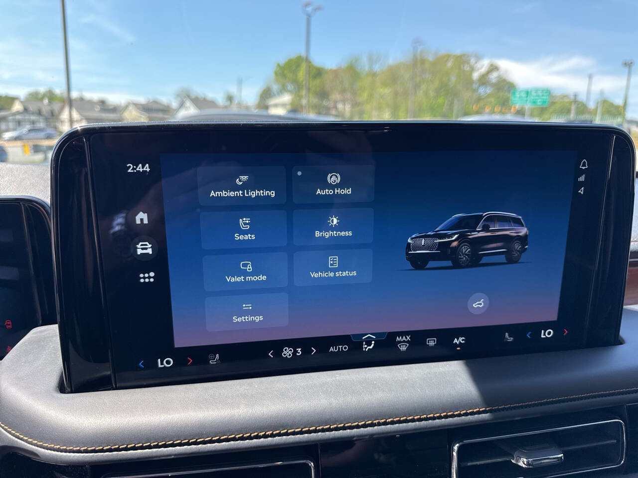 Used 2025 Lincoln Aviator Black Label w/ Jet Appearance Package AWD/4WD image 40