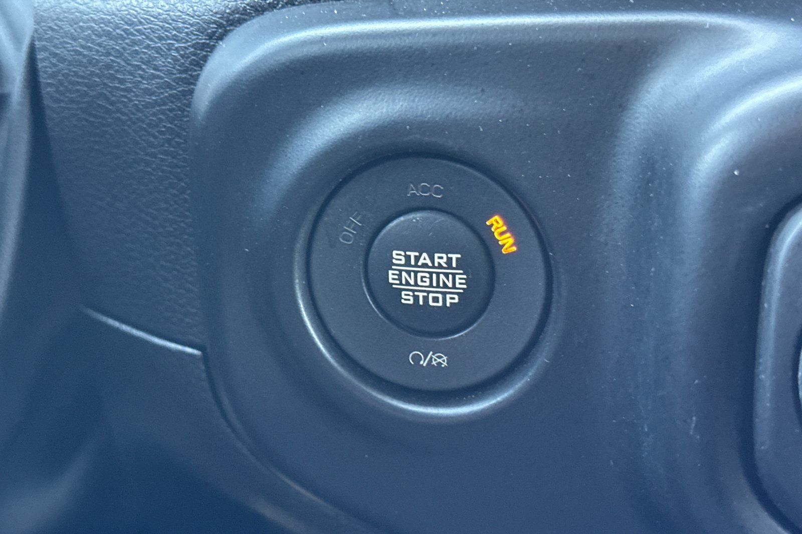 Used 2022 Jeep Wrangler Unlimited Sahara AWD/4WD image 29