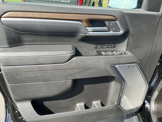 Used 2025 Chevrolet Silverado 1500 High Country w/ High Country Premium Package AWD/4WD image 13