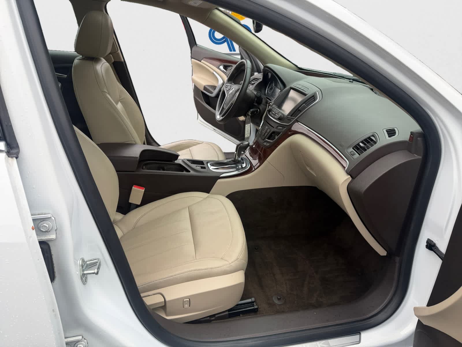 Used 2017 Buick Regal AWD image 19