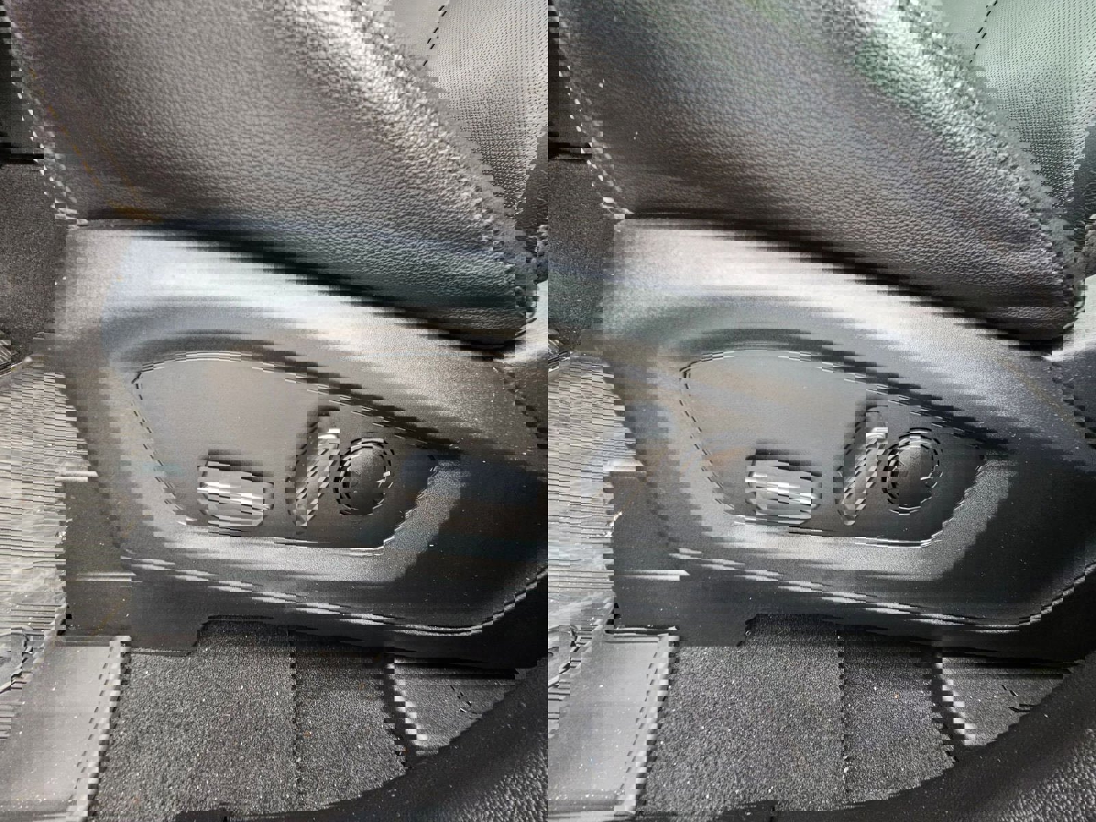 Used 2023 Ford Explorer ST w/ Equipment Group 401A image 25