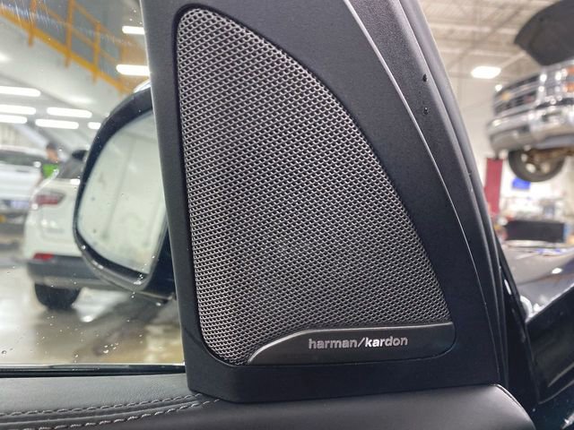 Used 2020 BMW X7 M50i image 24