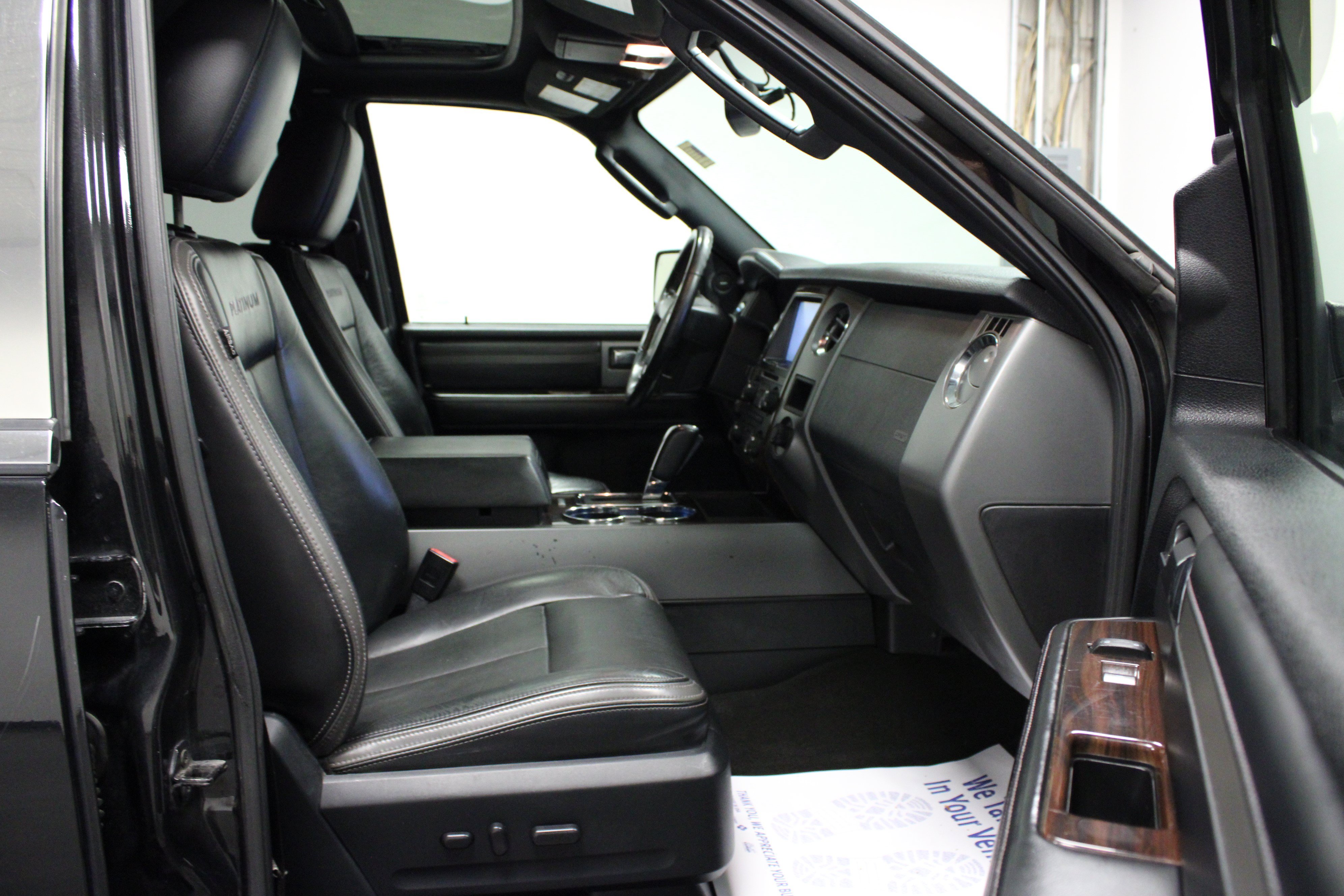 Used 2015 Ford Expedition Platinum AWD/4WD image 17