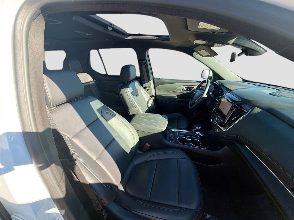 Used 2023 Chevrolet Traverse LT w/ LT Premium Package image 31