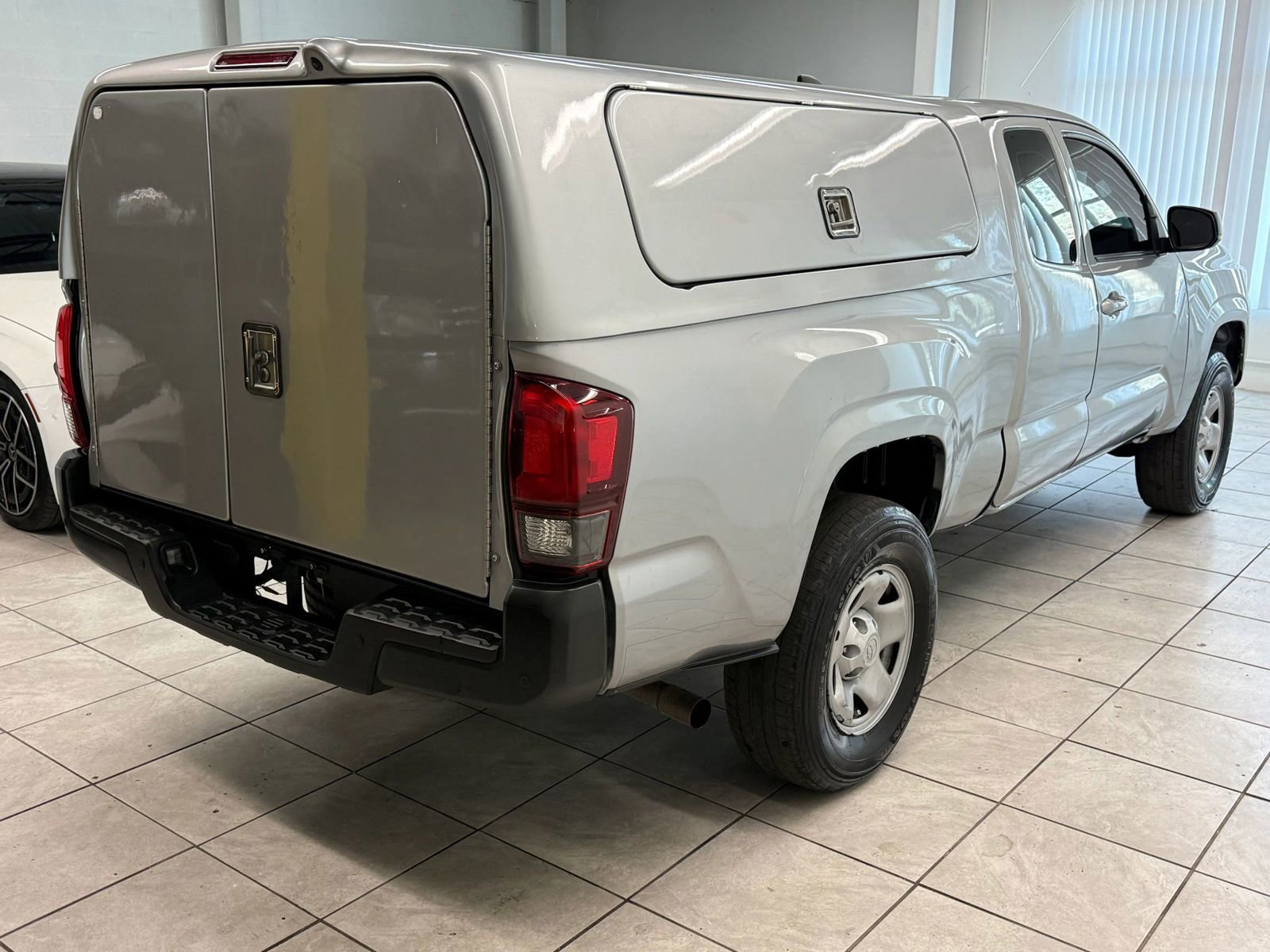 Used 2021 Toyota Tacoma SR RWD image 9