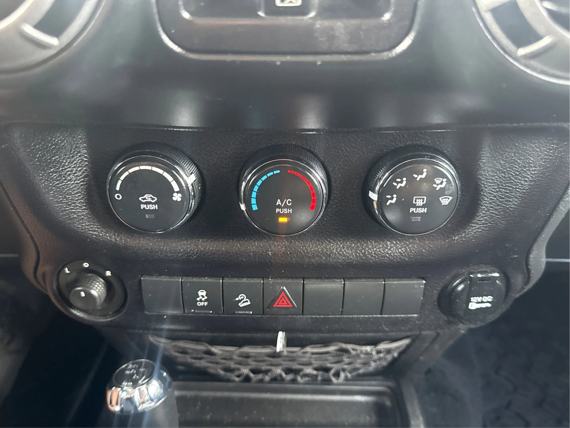 Used 2014 Jeep Wrangler Unlimited Sport w/ Quick Order Package 24S AWD/4WD image 32
