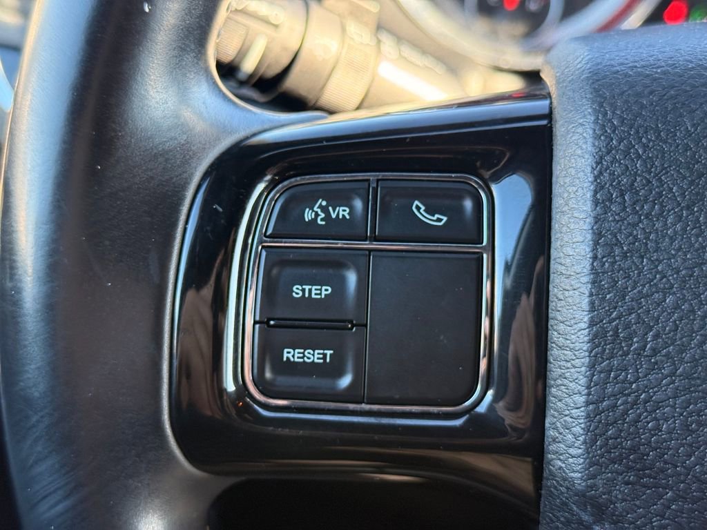 Used 2016 Dodge Grand Caravan SE image 26