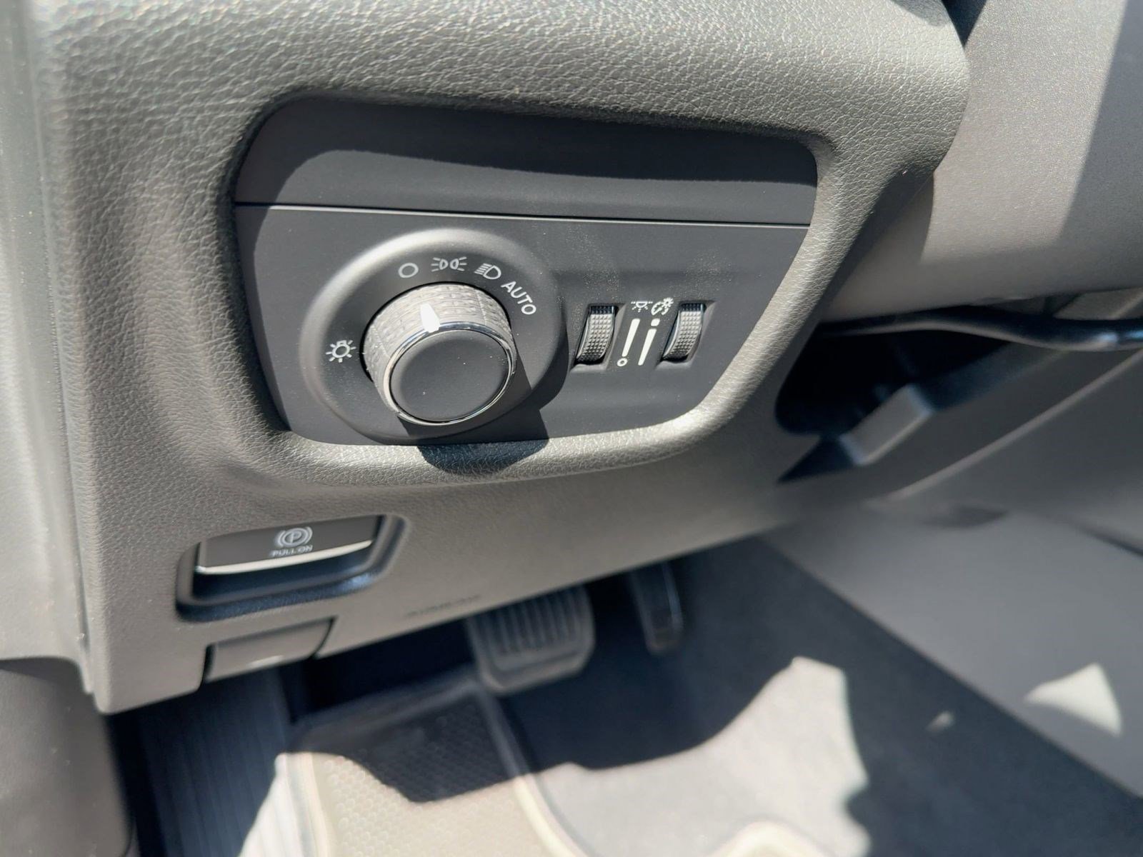 New 2025 Jeep Grand Cherokee L Laredo w/ Luxury Tech Group I image 18