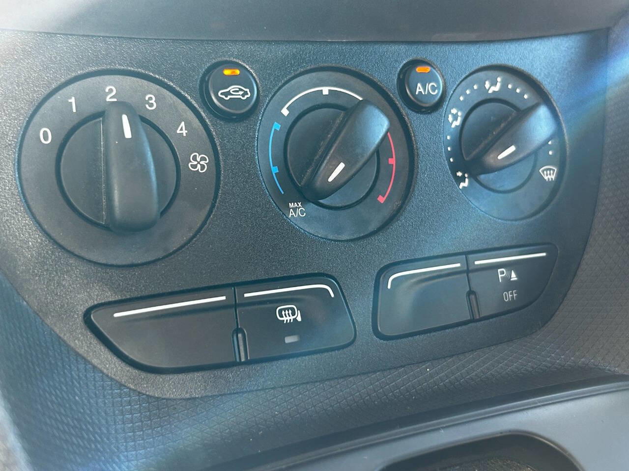 Used 2018 Ford Transit Connect XLT image 20