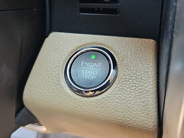 Used 2019 Ford F150 Lariat w/ Equipment Group 502A Luxury AWD/4WD image 30