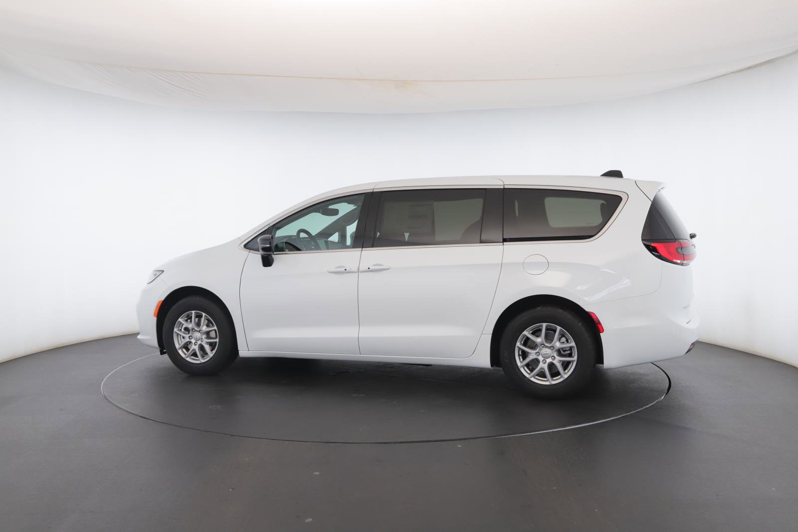 New 2026 Chrysler Pacifica Select image 18