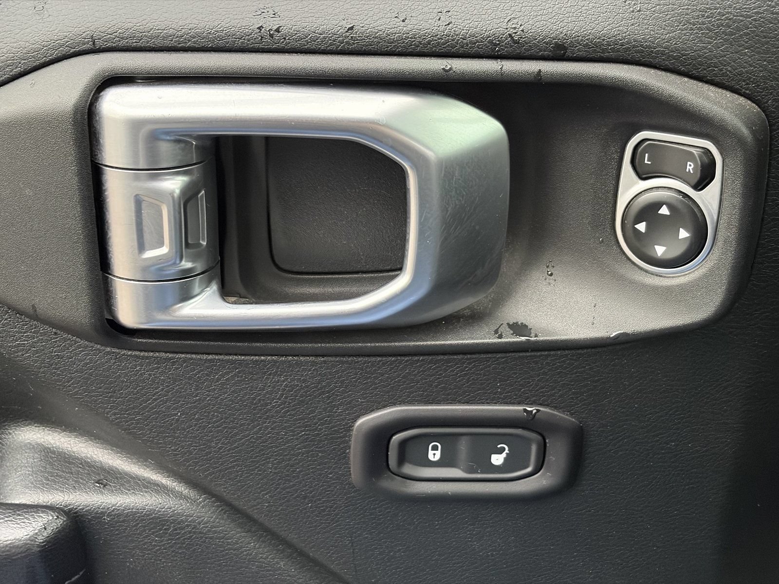 Used 2018 Jeep Wrangler Unlimited Sport S AWD/4WD image 23