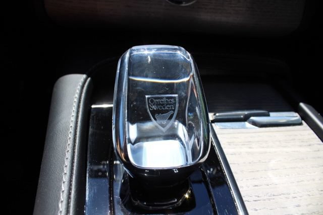 Used 2024 Volvo XC90 B6 Ultimate w/ Lounge Package AWD/4WD image 38