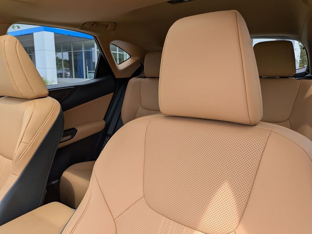 Used 2025 Lexus NX 250 FWD w/ Accessory Package (2T) image 15