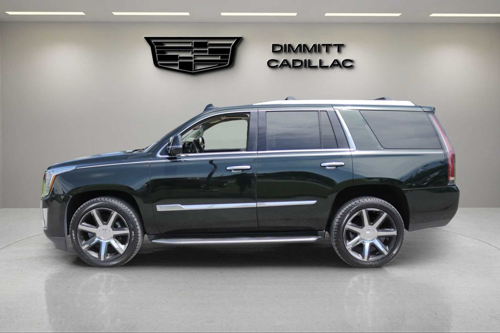 Used 2016 Cadillac Escalade Luxury AWD/4WD image 8