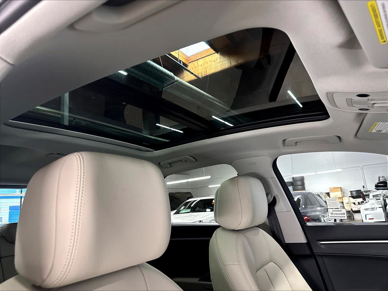 Certified 2025 Audi Q3 2.0T Premium AWD/4WD image 23