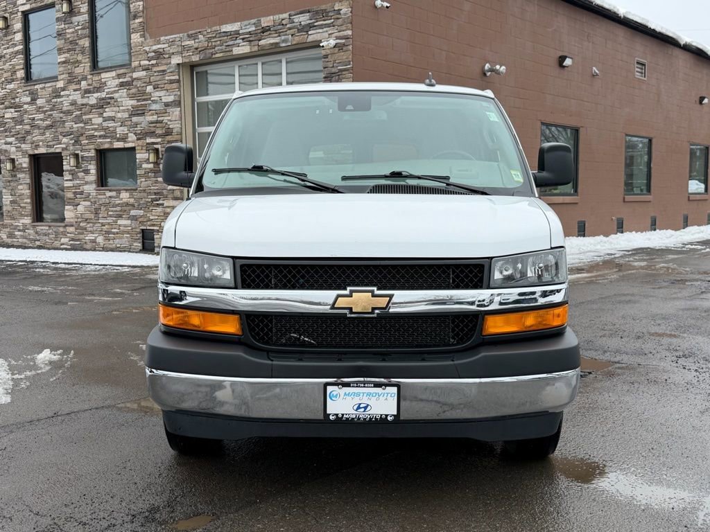 Used 2025 Chevrolet Express 3500 LT w/ LT Preferred Equipment Group RWD image 3