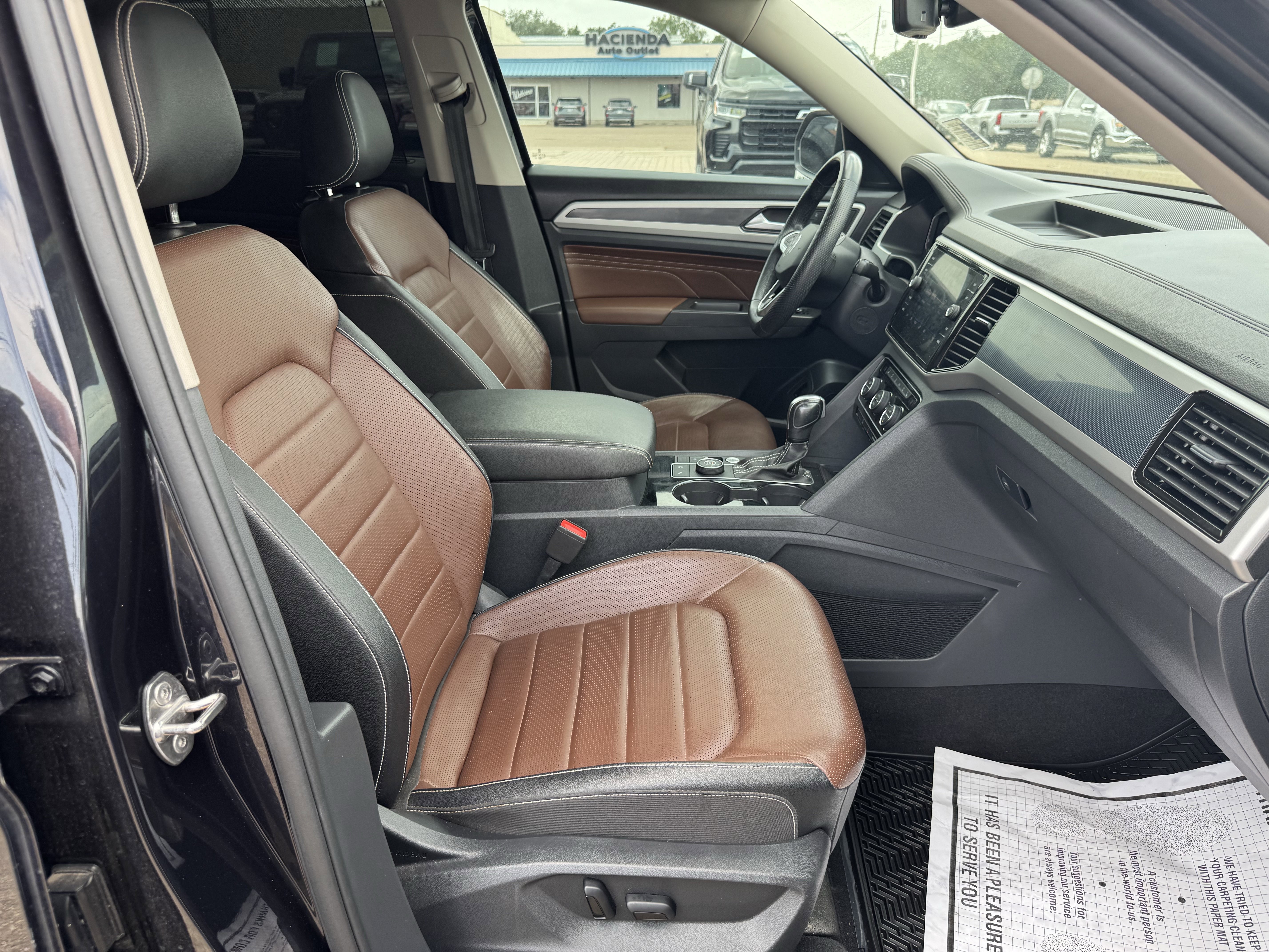 Used 2023 Volkswagen Atlas SEL Premium AWD/4WD image 36