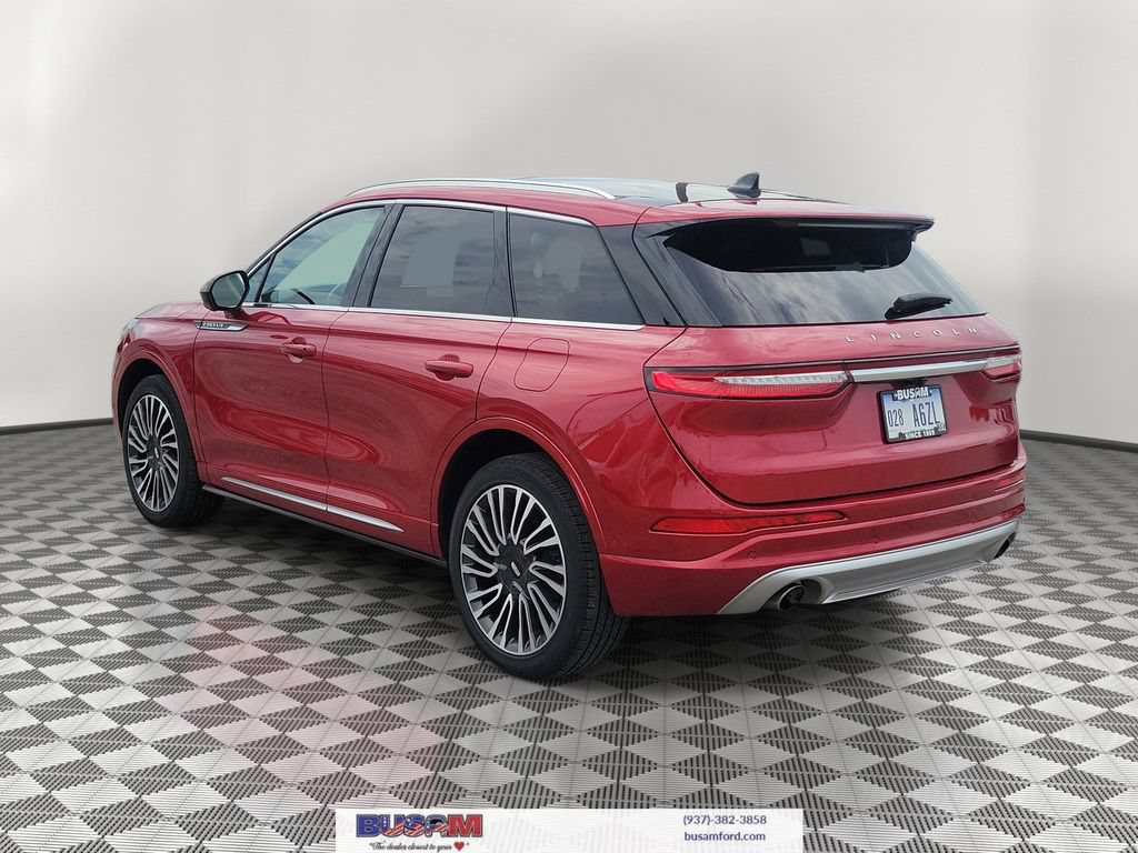 Used 2022 Lincoln Corsair AWD w/ Premium Package image 3