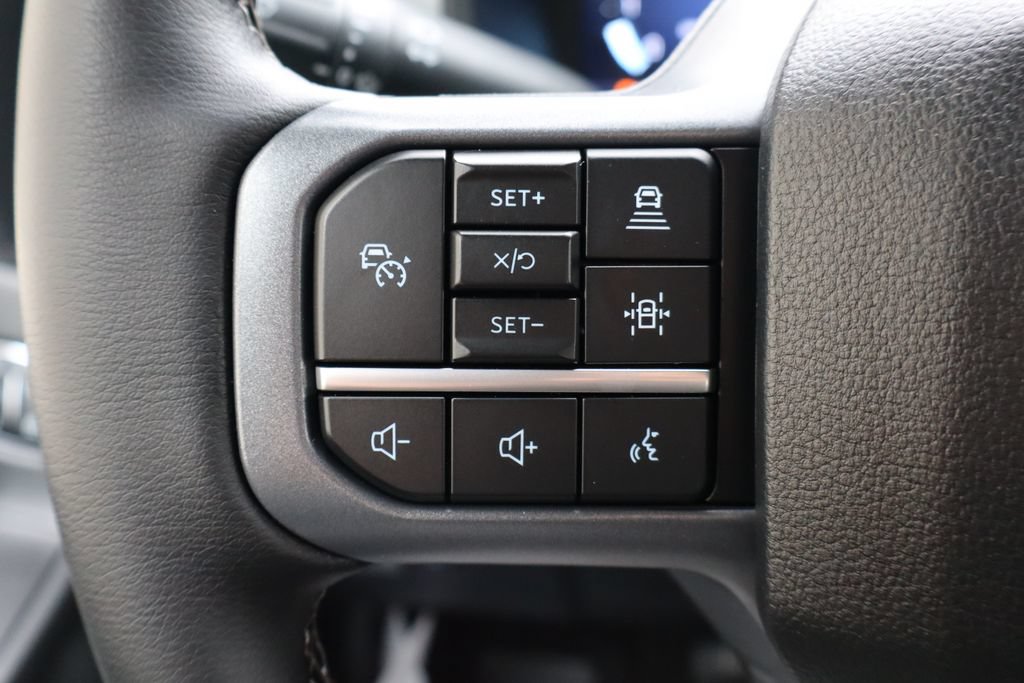 Used 2025 Ford F150 Lariat AWD/4WD image 24