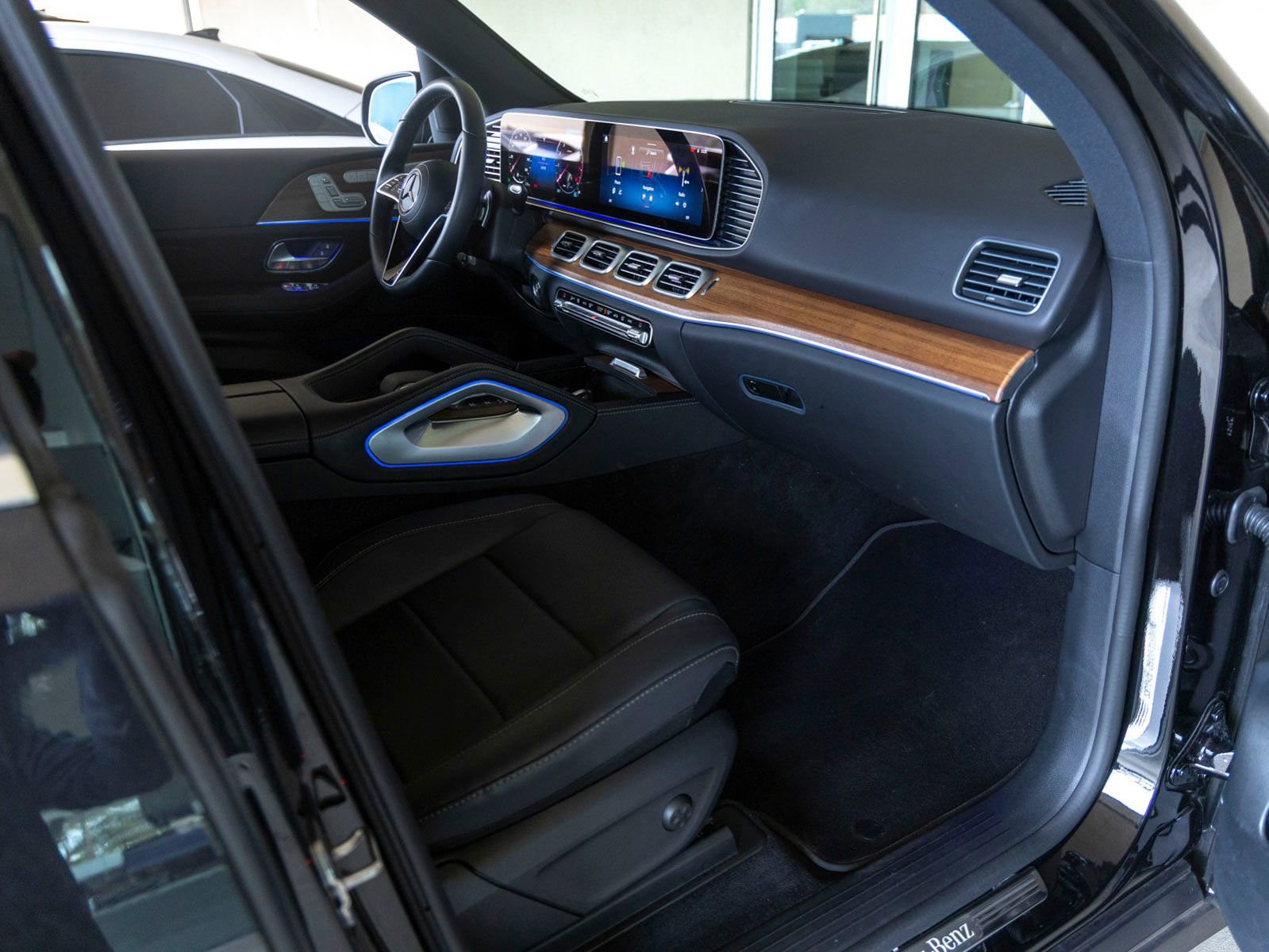 Used 2025 Mercedes-Benz GLE 350 4MATIC image 29