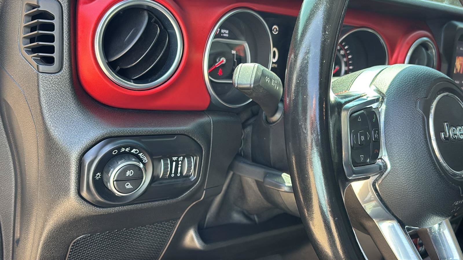 Used 2020 Jeep Gladiator Rubicon AWD/4WD image 26
