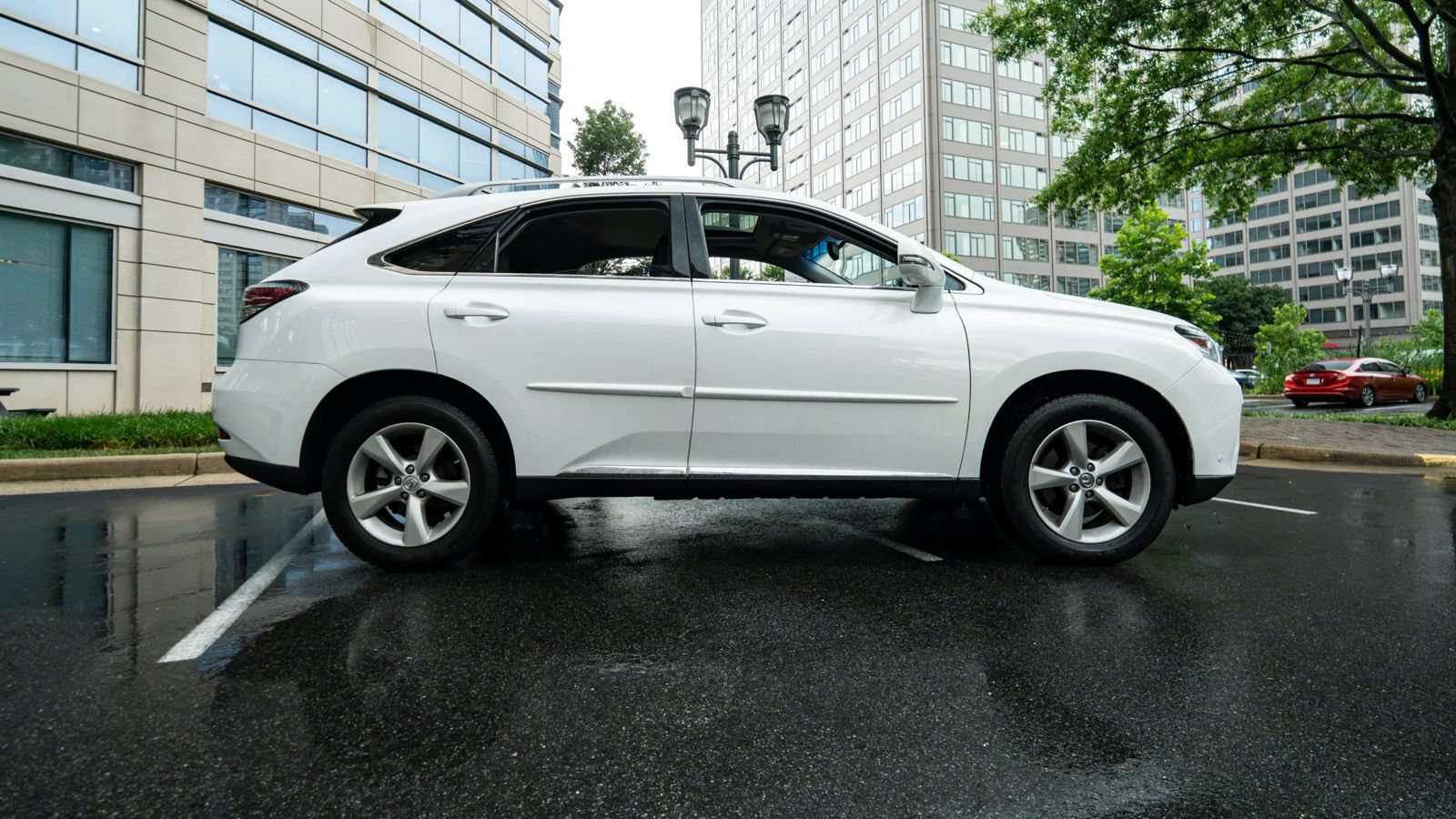 Used 2013 Lexus RX 350 AWD w/ Navigation Pkg image 2