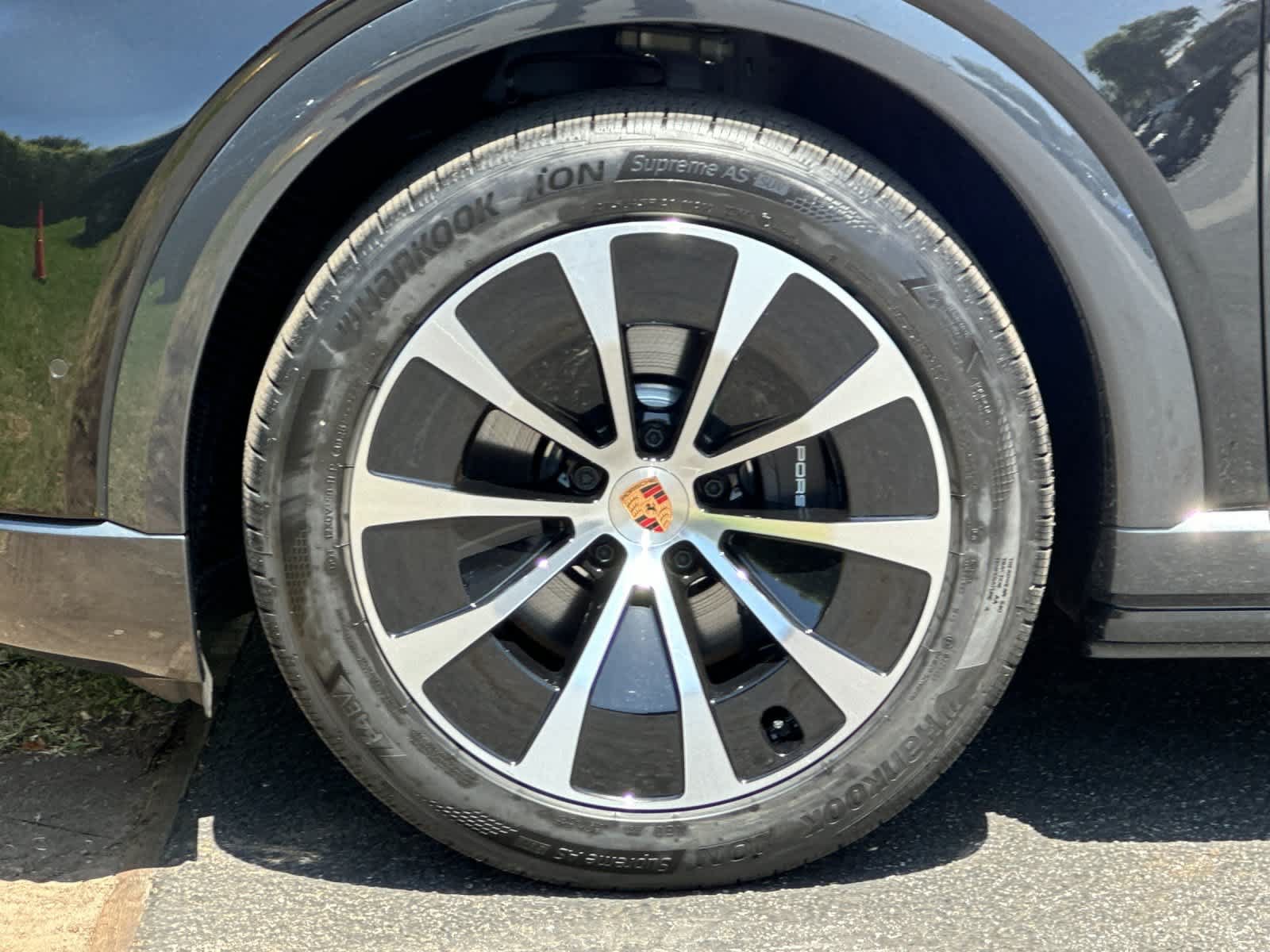New 2026 Porsche Cayenne Electric AWD/4WD image 29