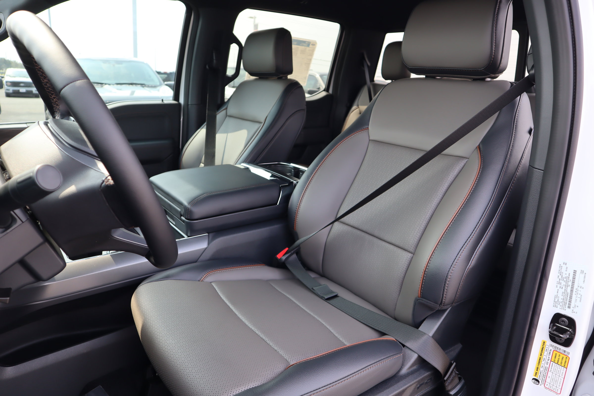 New 2025 Ford F150 Lariat w/ Equipment Group 502A High image 36