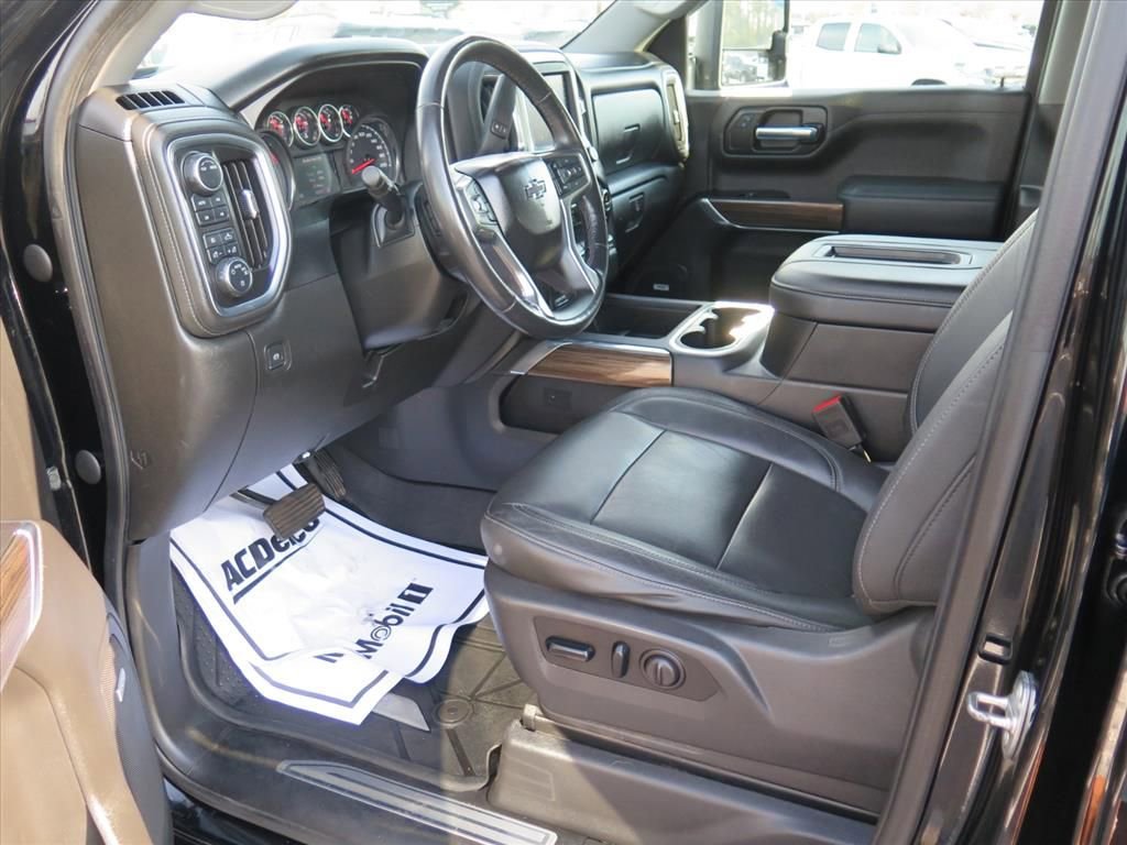 Used 2020 Chevrolet Silverado 1500 LT Trail Boss image 9
