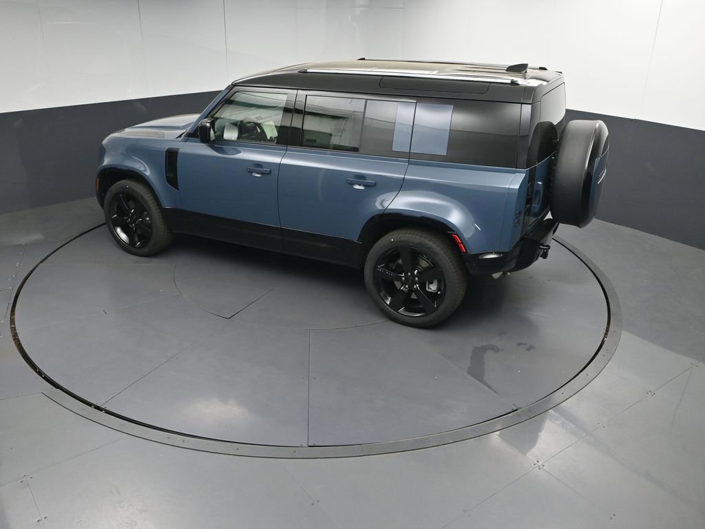 New 2026 Land Rover Defender 110 X-Dynamic SE AWD/4WD image 32
