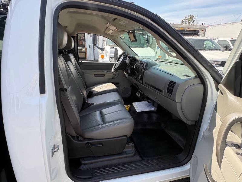 Used 2013 GMC Sierra 3500 W/T RWD image 11