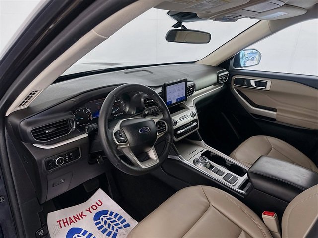 Used 2024 Ford Explorer XLT w/ Equipment Group 202A image 9