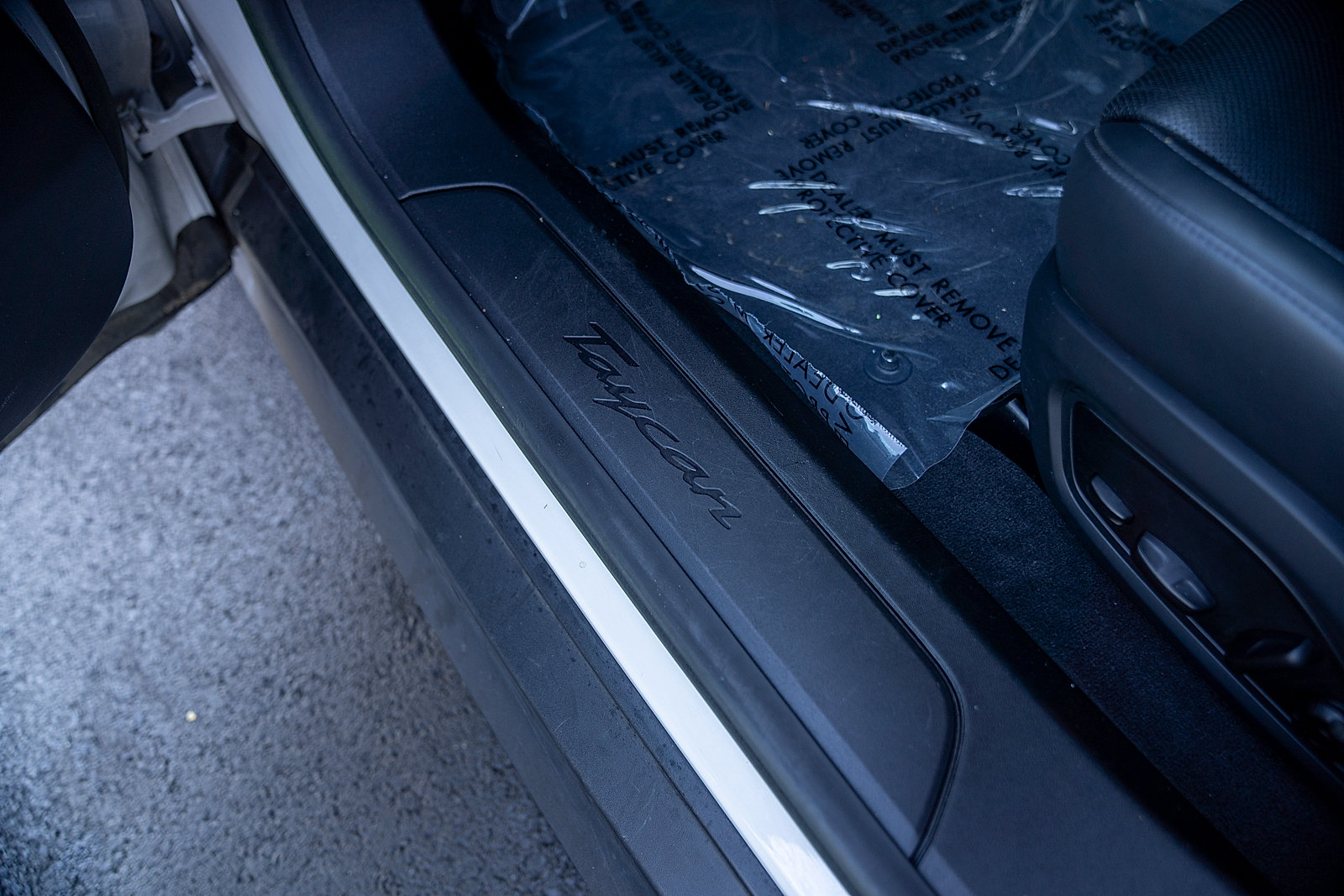 Used 2023 Porsche Taycan RWD image 19