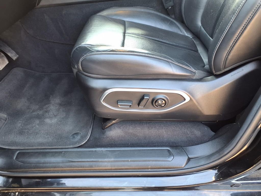 Used 2022 Jeep Wagoneer Series III w/ Rear Seat Video Group 1 image 21