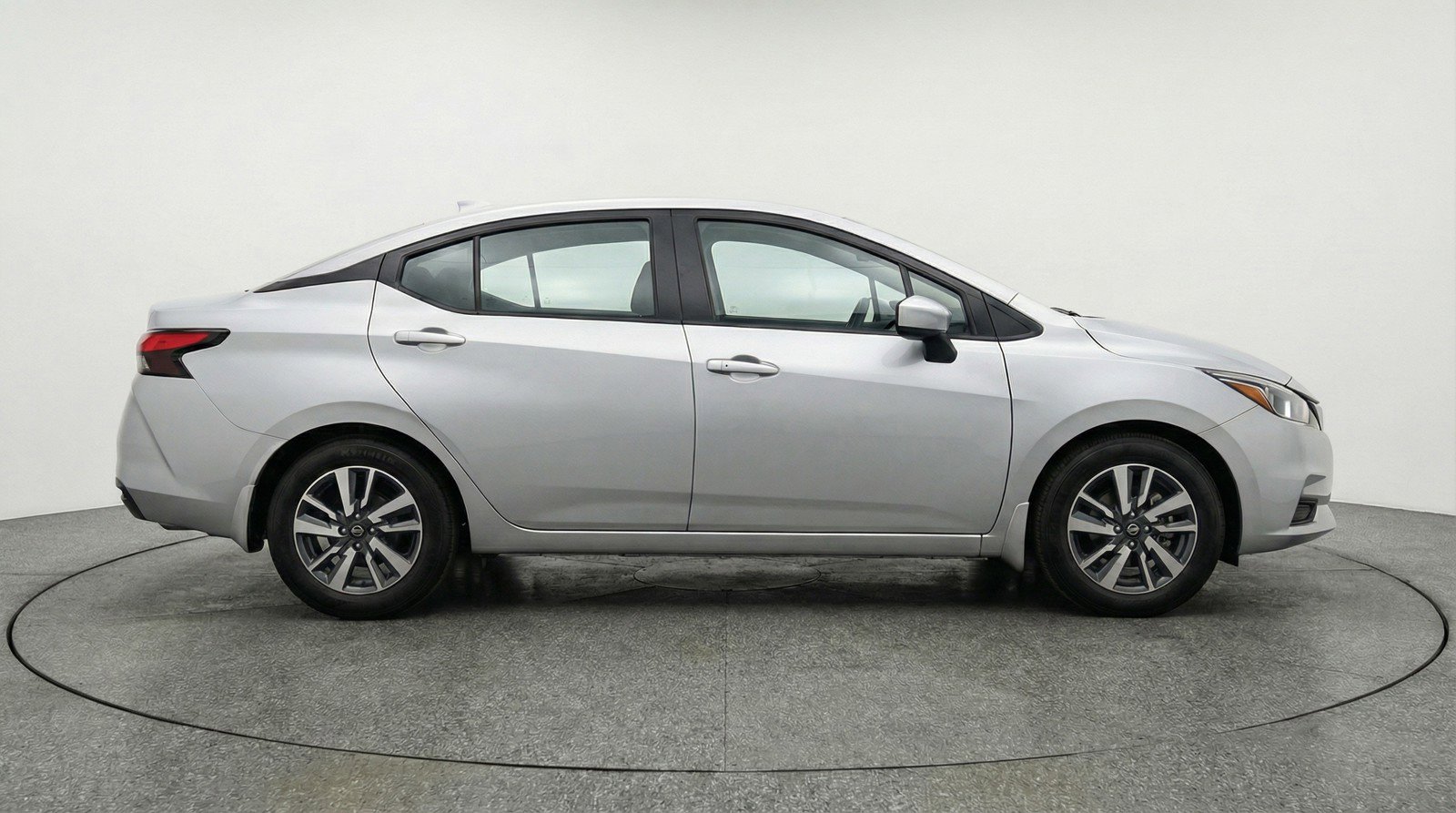 Used 2025 Nissan Versa SV image 11
