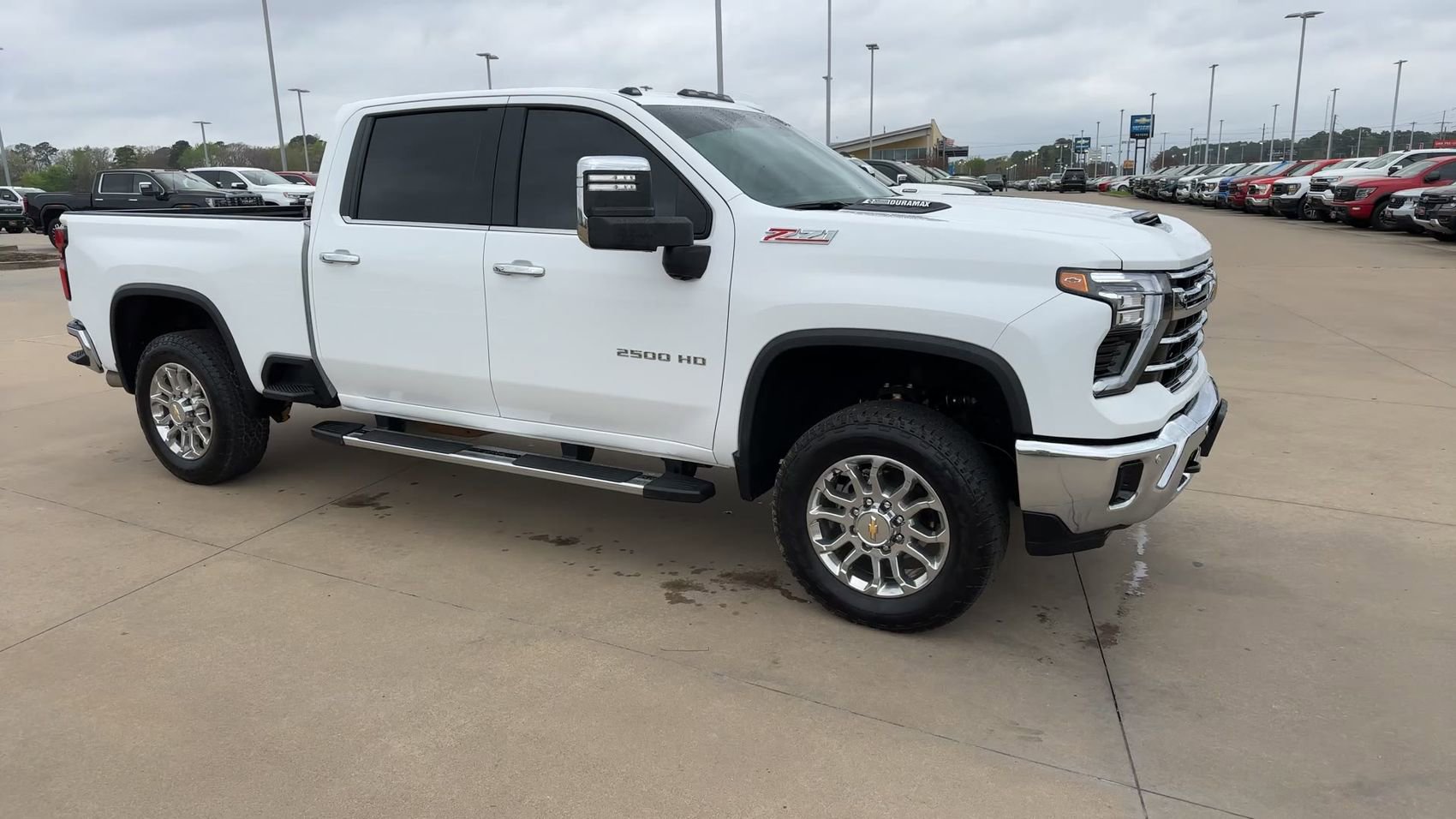 Used 2025 Chevrolet Silverado 2500 LTZ w/ LTZ Premium Package AWD/4WD image 2
