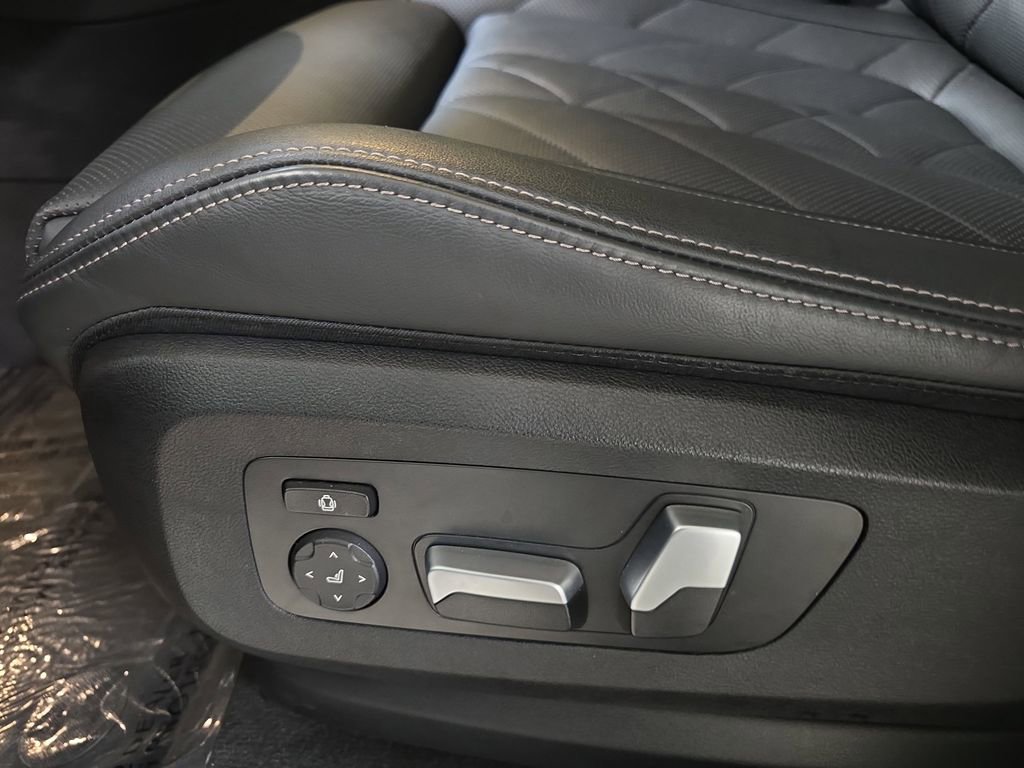 Certified 2024 BMW X6 xDrive40i w/ Premium Package AWD/4WD image 25