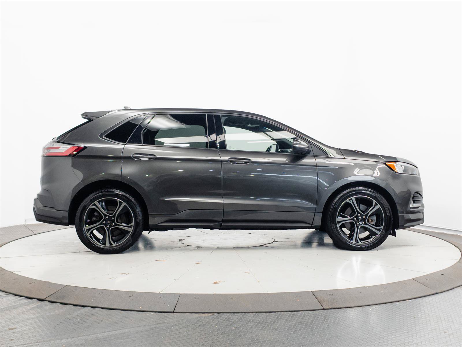Used 2019 Ford Edge ST AWD/4WD image 15