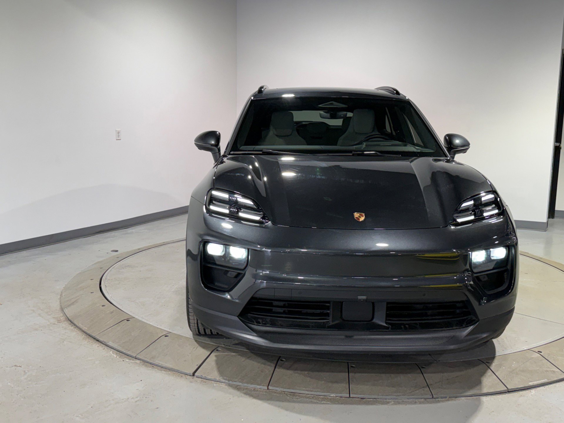 Used 2024 Porsche Macan 4 Electric w/ Premium Package image 12